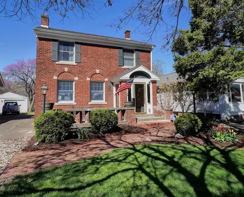 1813 Dial Ct, Springfield, IL 62704