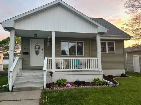 711 Oklahoma Ave, Lincoln, IL 62656