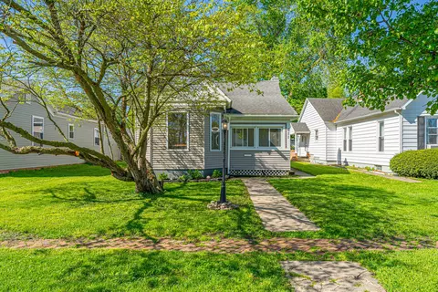 611 Decatur St, Lincoln, IL 62656