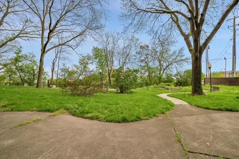 711 S Des Plaines River Rd #204, Des Plaines, IL 60016 photo 34