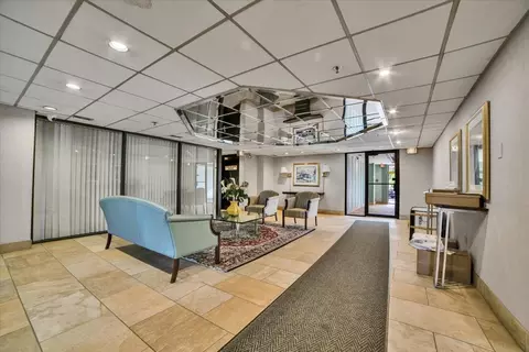 711 S Des Plaines River Rd #204, Des Plaines, IL 60016 photo 4