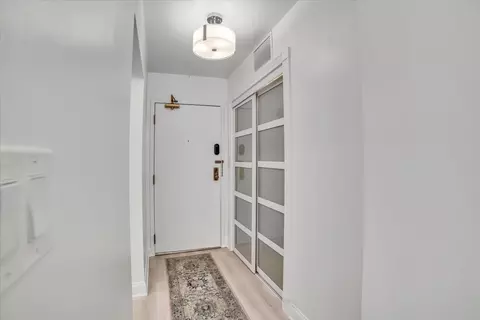 711 S Des Plaines River Rd #204, Des Plaines, IL 60016 photo 8