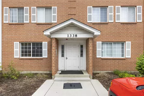 Exterior - 1338 S Lorraine Rd #D, Wheaton, IL 60189 photo 4 of 4