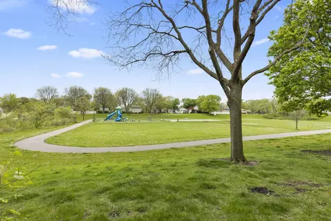 Other - 1338 S Lorraine Rd #D, Wheaton, IL 60189 photo 2 of 2