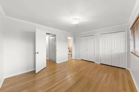 Bedroom - 1338 S Lorraine Rd #D, Wheaton, IL 60189 photo 2 of 4