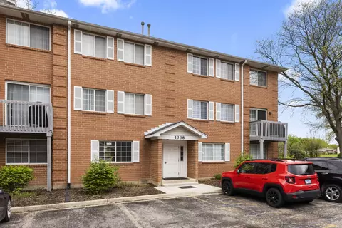 1338 S Lorraine Rd #D, Wheaton, IL 60189