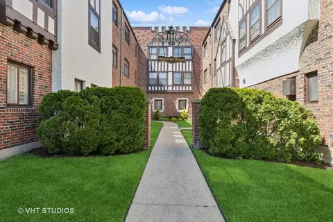 1095 Merril St #D2, Winnetka, IL 60093