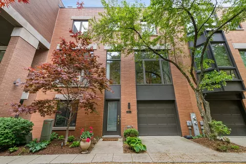1447 N Cleveland Ave #A, Chicago, IL 60610