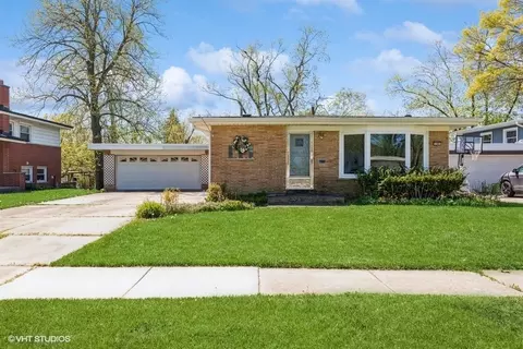 198 Laura Ln, Chicago Heights, IL 60411