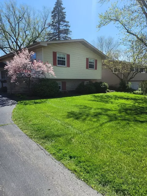 623 Rose Ct, Lisle, IL 60532