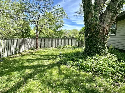 Exterior - 916 S Linden St, Normal, IL 61761 photo 5 of 6