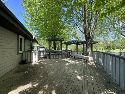 Exterior - 916 S Linden St, Normal, IL 61761 photo 3 of 6