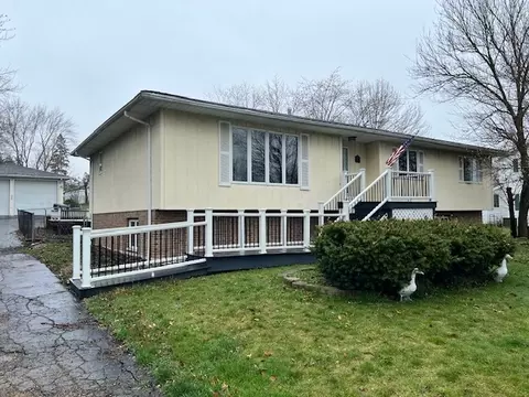 12236 W Thomas Ct, Mokena, IL 60448