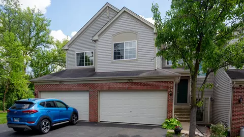 265 Nicole Dr #B, South Elgin, IL 60177