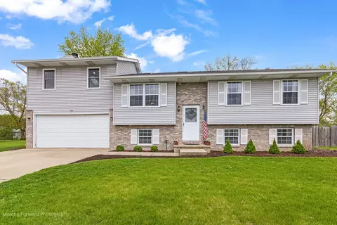904 N East St, Plano, IL 60545