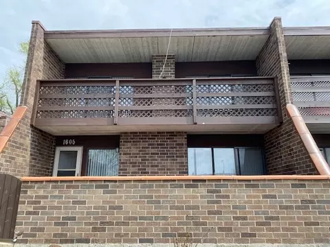 1605 Kenneth Cir #1605, Elgin, IL 60120