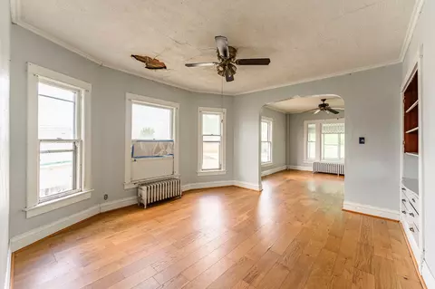 Living - 106 North Ave, Lockport, IL 60441 photo 2 of 2