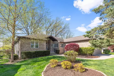 100 Calhoun Ct, Valparaiso, IN 46383