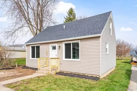 265 S Essex St, Leland, IL 60531