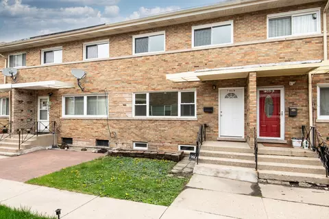 7502 N Ridge Blvd #D, Chicago, IL 60645