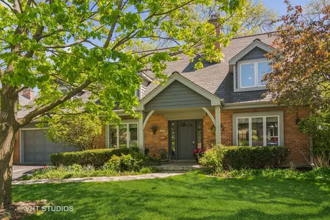 807 Fox Hunt Trl, Deerfield, IL 60015