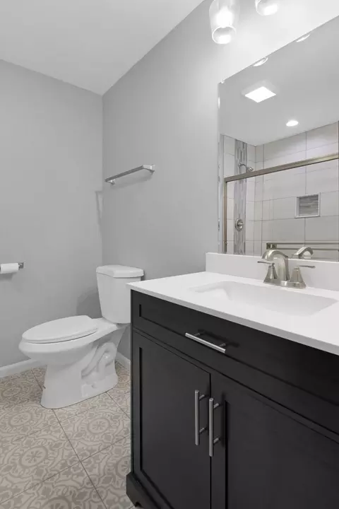 Bath - 18519 Bock Rd, Lansing, IL 60438 photo 4 of 6