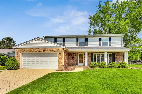1310 E Suffield Dr, Arlington Heights, IL 60004