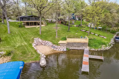 797 Lake Holiday Dr, Lake Holiday, IL 60548