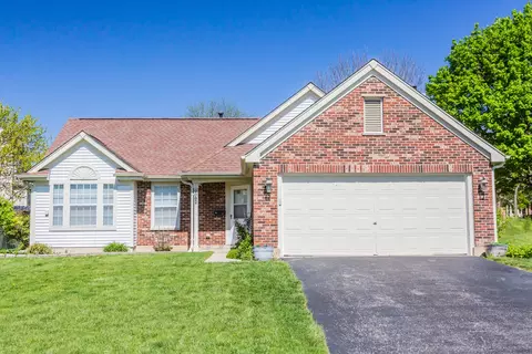 2082 Wildwood Ln, Hanover Park, IL 60133
