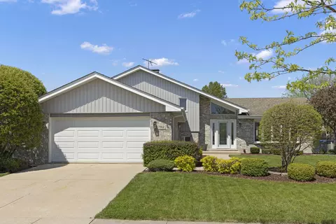 7912 Whittington Dr, Tinley Park, IL 60477