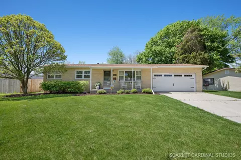 41 Seneca Dr, Montgomery, IL 60538