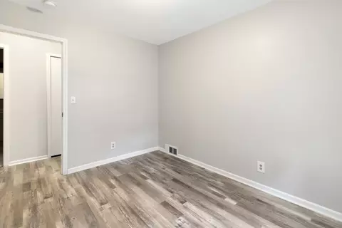 Bedroom - 35671 Laurel Ave, Ingleside, IL 60041 photo 3 of 11