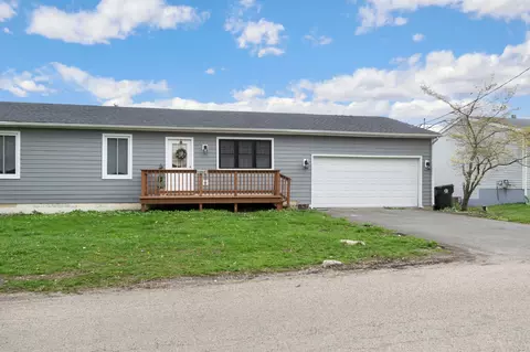 35671 Laurel Ave, Ingleside, IL 60041