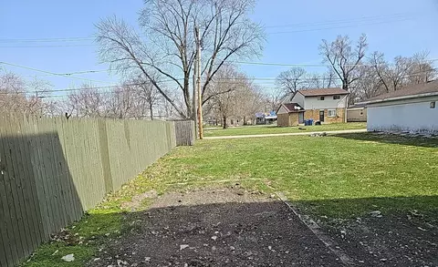 Exterior - 1810 E Maple St, Kankakee, IL 60901 photo 2 of 2