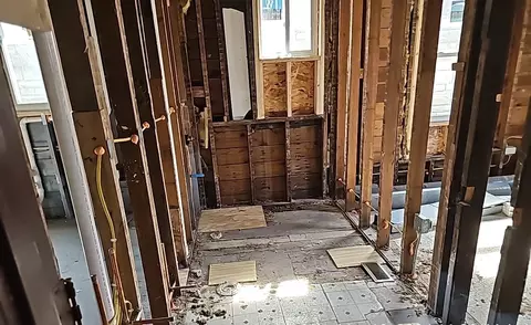Bath - 1810 E Maple St, Kankakee, IL 60901 photo 1 of 2