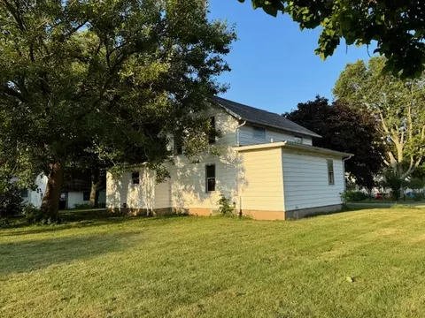 601 W 3rd St, Gilman, IL 60938 photo 3