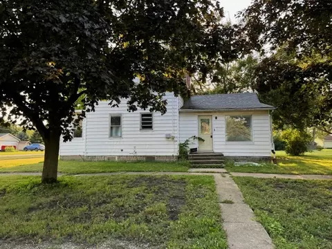 601 W 3rd St, Gilman, IL 60938 photo 2
