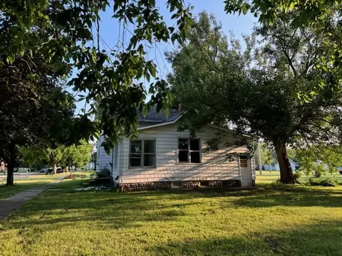 601 W 3rd St, Gilman, IL 60938 photo 7