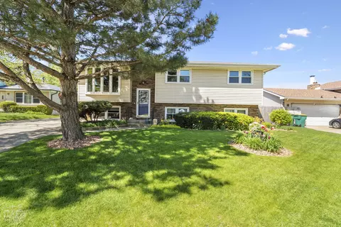 105 Barney Dr, Joliet, IL 60435