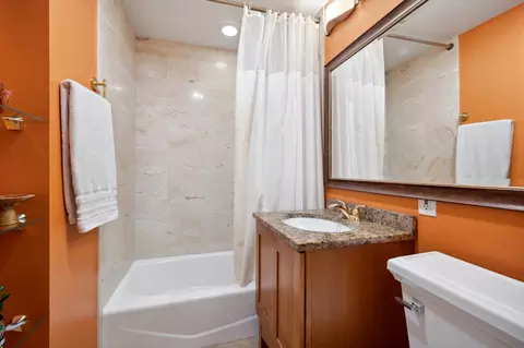 Bath - 749 Happ Rd, Northfield, IL 60093 photo 3 of 3