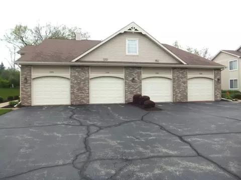 7586 Creek Bnd #1, Rockford, IL 61114