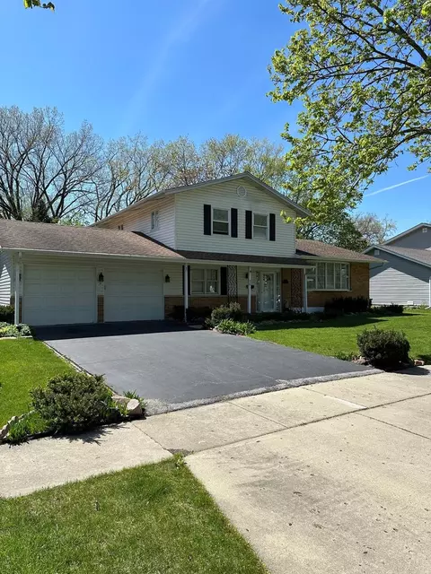 36 S Winston Dr, Palatine, IL 60074