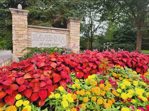 7271 Providence Ct, Long Grove, IL 60060