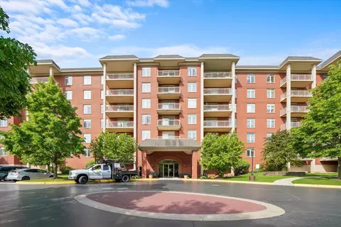 8300 Callie Ave #501, Morton Grove, IL 60053