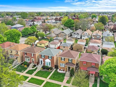 View/Area - 1809 Maple Ave, Berwyn, IL 60402 photo 2 of 3