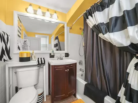 Bath - 1809 Maple Ave, Berwyn, IL 60402 photo 2 of 2