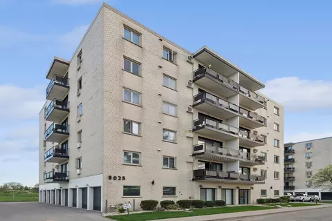 8025 Oconnor Dr #5E, River Grove, IL 60171