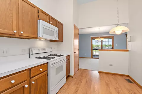 Kitchen - 9779 Cambridge Cir, Mokena, IL 60448 photo 3 of 3