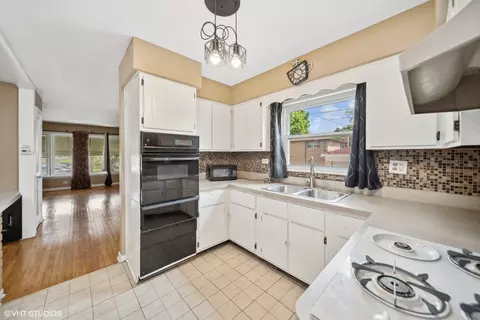 363 E 90th Pl, Chicago, IL 60619 photo 7