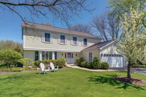 1112 Terre Dr, Libertyville, IL 60048